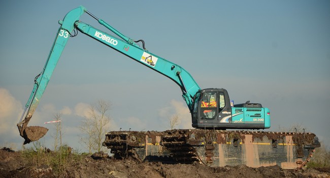 amphibious excavator